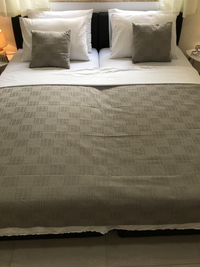 Apartments Valentina - Free Parking Мостар Екстериор снимка