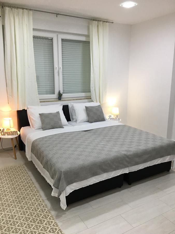 Apartments Valentina - Free Parking Мостар Екстериор снимка
